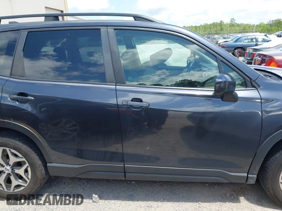 2019 Subaru Forester Premium with VIN JF2SKAEC3KH544056, listed as a IAAI auction lot 42267894 with 104,809 mi miles and . Bid and sale history available at DreamBid. Image 13.