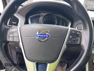 2015 Volvo XC60 T5 Drive-E Premier с VIN YV440MDB0F2598184, выставлен на аукционе IAAI как лот 42415280 с пробегом 118 160 миль миль и . История ставок и продаж доступна на DreamBid. Изображение 19.
