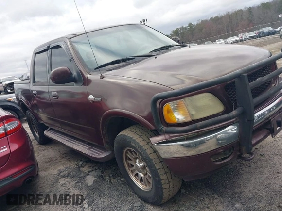 2002 Ford F-150 XLT with VIN 1FTRW08L02KA72005, listed as a IAAI auction lot 41723821 with 284,313 mi miles. Bid and sale history available at carsss.com. Image 1.