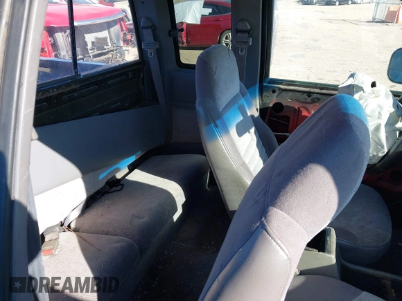 1994 Dodge Dakota z VIN 1B7GL23Y3RS666631, wystawiony jako IAAI lot #41767014 z przebiegiem 236 956 mil mil oraz . Historia ofert i sprzedaży dostępna na DreamBid. Obrazek 8.