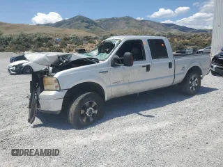 2006 Ford F-250 XL z VIN 1FTSW21P16EA09963, wystawiony jako Copart lot #62190085 z przebiegiem 158 597 mil mil oraz Szkoda całkowita • Salvage title. Historia ofert i sprzedaży dostępna na DreamBid. Obrazek 1.