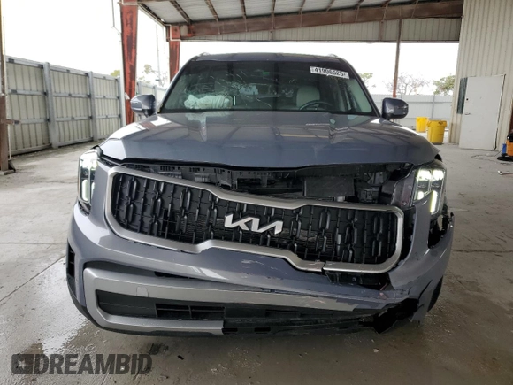 2023 Kia Telluride EX with VIN 5XYP34GC7PG353420, listed as a Copart auction lot 41906525 with 15,180 mi miles and Salvage title. Bid and sale history available at DreamBid. Image 5.