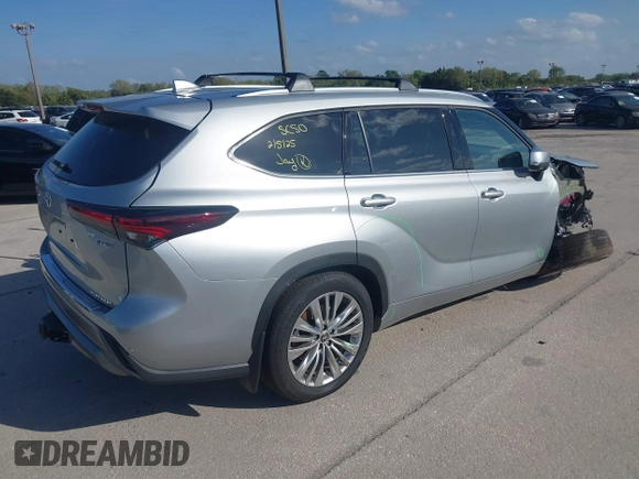 2025 Toyota Highlander Hybrid Platinum z VIN 5TDEBRCH0SS651408, wystawiony jako IAAI lot #41750433 z przebiegiem 6 705 mil mil oraz . Historia ofert i sprzedaży dostępna na DreamBid. Obrazek 4.