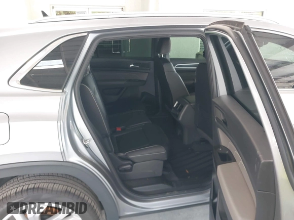 2021 Volkswagen Atlas SEL с VIN 1V2EE2CA9MC216892, выставлен на аукционе IAAI как лот 39943648 с пробегом 54 920 миль миль и . История ставок и продаж доступна на DreamBid. Изображение 8.