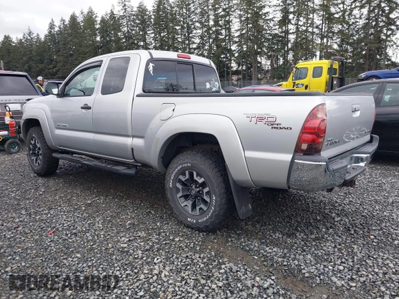 2006 Toyota Tacoma with VIN 5TEUU42N56Z275054, listed as a IAAI auction lot 41835497 with 166,076 mi miles. Bid and sale history available at carsss.com. Image 3.