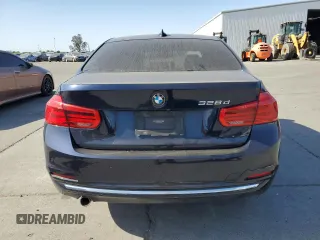 2016 BMW 3 Series 328d z VIN WBA8E5C5XGK388357, wystawiony jako Copart lot #55720974 z przebiegiem 194 778 mil mil oraz . Historia ofert i sprzedaży dostępna na DreamBid. Obrazek 6.
