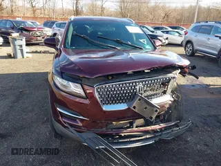 2019 Lincoln MKC Premiere with VIN 5LMCJ1D93KUL22578, listed as a IAAI auction lot 41185166 with 45,921 mi miles. Bid and sale history available at carsss.com. Image 17.