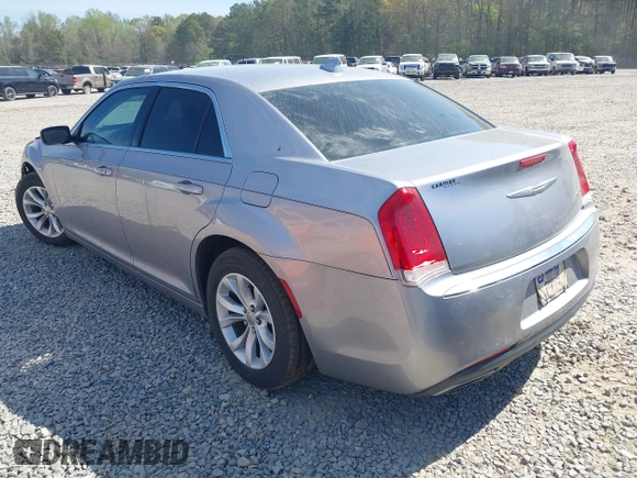 2015 Chrysler 300 Limited z VIN 2C3CCAAG2FH786866, wystawiony jako IAAI lot #41910140 z przebiegiem 183 770 mil mil oraz . Historia ofert i sprzedaży dostępna na DreamBid. Obrazek 3.