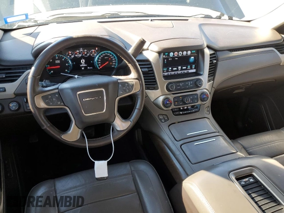 2018 GMC Yukon Denali with VIN 1GKS2CKJ6JR149752, listed as a Copart auction lot 82624404 with 137,640 mi miles and Salvage Title. Bid and sale history available at carsss.com. Image 8.