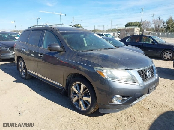 2013 Nissan Pathfinder Platinum with VIN 5N1AR2MN4DC639381, listed as a IAAI auction lot 41408173 with 136,509 mi miles. Bid and sale history available at carsss.com. Image 1.