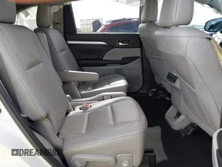 2019 Toyota Highlander SE with VIN 5TDKZRFH0KS557636, listed as a IAAI auction lot 42601100 with 107,922 mi miles and . Bid and sale history available at DreamBid. Image 8.