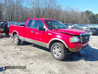 2005 Ford F-150 XLT with VIN 1FTPX12555NB76674, listed as a IAAI auction lot 41371363 with 137,782 mi miles. Bid and sale history available at carsss.com. Image 1.