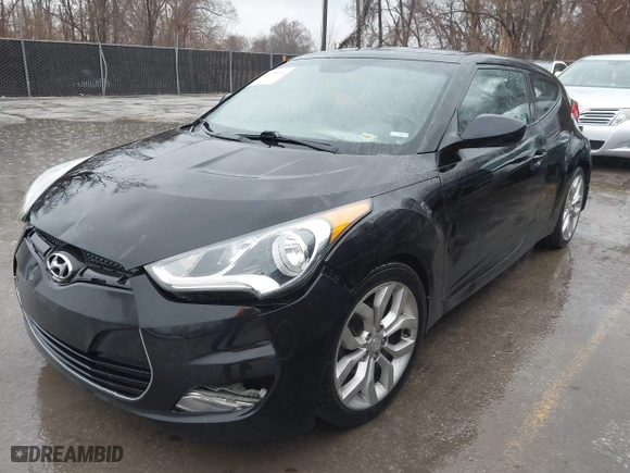 2015 Hyundai Veloster RE:FLEX with VIN KMHTC6AD2FU229849, listed as a IAAI auction lot 41705641 with 170,591 mi miles. Bid and sale history available at carsss.com. Image 2.