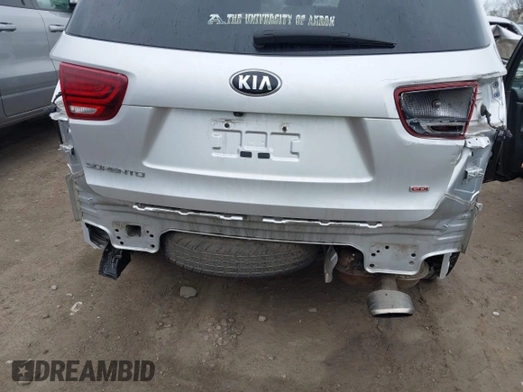 2019 Kia Sorento LX with VIN 5XYPG4A35KG580742, listed as a IAAI auction lot 42064745 with 80,741 mi miles. Bid and sale history available at carsss.com. Image 6.