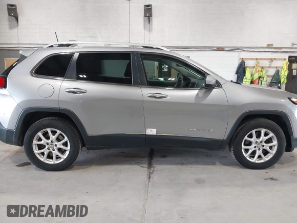 2017 Jeep Cherokee Latitude с VIN 1C4PJMCBXHW612358, выставлен на аукционе IAAI как лот 42611172 с пробегом 77 817 миль миль и . История ставок и продаж доступна на DreamBid. Изображение 6.