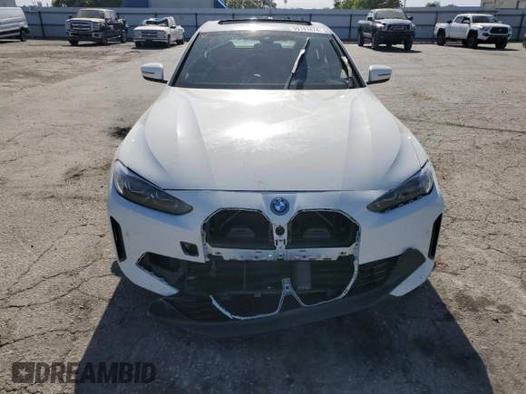 2022 BMW i4 eDrive40 with VIN WBY73AW09NFM42460, listed as a Copart auction lot 59141474 with 0 mi miles and Salvage Title. Bid and sale history available at carsss.com. Image 5.