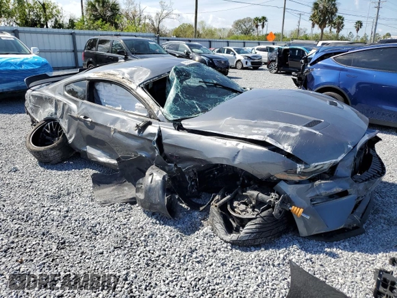 2021 Ford Mustang GT z VIN 1FA6P8CF0M5147552, wystawiony jako Copart lot #45904745 z przebiegiem Nie podano mil oraz Nie do naprawy. Historia ofert i sprzedaży dostępna na DreamBid. Obrazek 4.