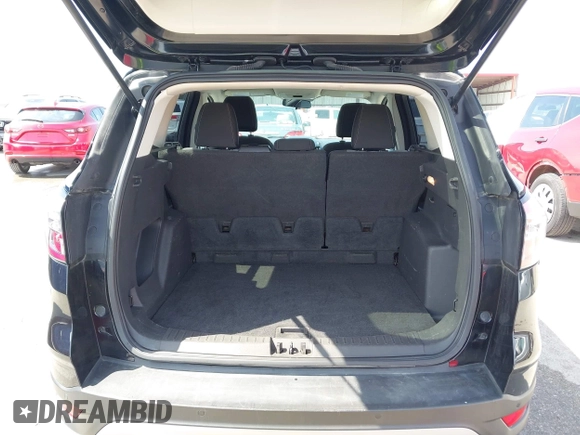 2017 Ford Escape SE with VIN 1FMCU9GD4HUE72510, listed as a IAAI auction lot 41932364 with 115,991 mi miles. Bid and sale history available at carsss.com. Image 17.