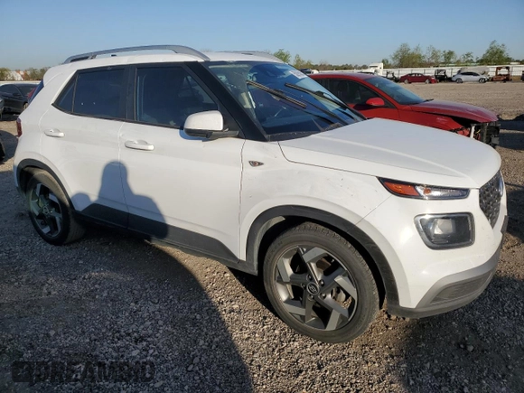 2021 Hyundai Venue SEL z VIN KMHRC8A3XMU063820, wystawiony jako Copart lot #50095625 z przebiegiem 25 348 mil mil oraz Czysty tytuł • Clean title. Historia ofert i sprzedaży dostępna na DreamBid. Obrazek 4.