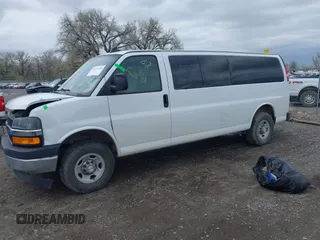 2018 Chevrolet Express Passenger LT z VIN 1GAZGPFG0J1329933, wystawiony jako IAAI lot #42116300 z przebiegiem 114 269 mil mil oraz . Historia ofert i sprzedaży dostępna na DreamBid. Obrazek 22.