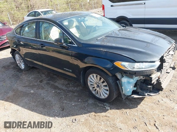 2013 Ford Fusion SE Hybrid with VIN 3FA6P0LUXDR375099, listed as a IAAI auction lot 41914387 with 133,178 mi miles. Bid and sale history available at carsss.com. Image 1.