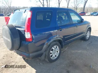 2006 Honda CR-V EX with VIN JHLRD78806C020371, listed as a IAAI auction lot 41812893 with 282,171 mi miles and . Bid and sale history available at carsss.com. Image 4.