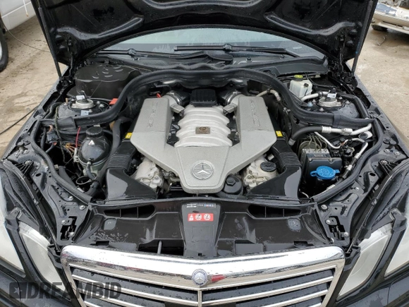2010 Mercedes-Benz E 63 AMG z VIN WDDHF7HB8AA113602, wystawiony jako Copart lot #43761285 z przebiegiem 115 128 mil mil oraz Nie do naprawy • Non repairable. Historia ofert i sprzedaży dostępna na DreamBid. Obrazek 11.