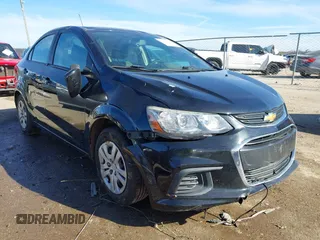 2017 Chevrolet Sonic LS z VIN 1G1JB5SH0H4137001, wystawiony jako IAAI lot #41342310 z przebiegiem 76 793 mil mil oraz . Historia ofert i sprzedaży dostępna na DreamBid. Obrazek 1.