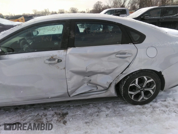 2021 Kia Forte FE with VIN 3KPF24AD0ME348407, listed as a IAAI auction lot 41342204 with 23,226 mi miles and . Bid and sale history available at carsss.com. Image 6.