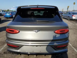 2021 Bentley Bentayga Speed z VIN SJAAR2ZV3MC036226, wystawiony jako Copart lot #72161594 z przebiegiem 23 717 mil mil oraz Szkoda całkowita • Salvage title. Historia ofert i sprzedaży dostępna na DreamBid. Obrazek 6.