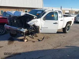 2010 Chevrolet Silverado 1500 LT with VIN 3GCRKSE31AG163396, listed as a IAAI auction lot 41022815 with Not Provided miles and . Bid and sale history available at DreamBid. Image 17.