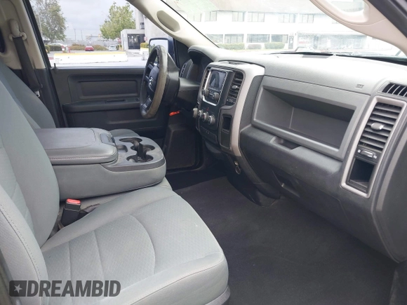 2016 Ram 1500 Express z VIN 1C6RR6FG5GS333031, wystawiony jako IAAI lot #42195110 z przebiegiem 144 921 mil mil oraz . Historia ofert i sprzedaży dostępna na DreamBid. Obrazek 5.
