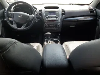 2014 Kia Sorento EX with VIN 5XYKU4A71EG432646, listed as a Copart auction lot 60414425 with 122,238 mi miles and Clean title. Bid and sale history available at DreamBid. Image 8.