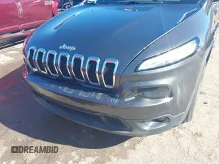 2018 Jeep Cherokee Latitude Plus with VIN 1C4PJLLB8JD597029, listed as a IAAI auction lot 41474803 with 84,435 mi miles. Bid and sale history available at carsss.com. Image 6.
