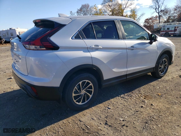 2024 Mitsubishi Eclipse Cross ES with VIN JA4ATUAA0RZ067663, listed as a Copart auction lot 80663844 with 4 mi miles and Salvage Title. Bid and sale history available at carsss.com. Image 3.