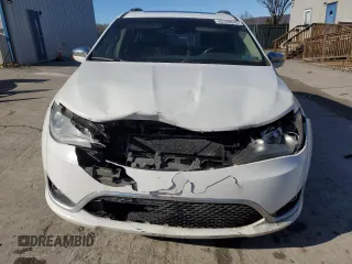 2017 Chrysler Pacifica Limited with VIN 2C4RC1GGXHR837881, listed as a Copart auction lot 43140345 with 296,374 mi miles and Salvage Title. Bid and sale history available at DreamBid. Image 5.