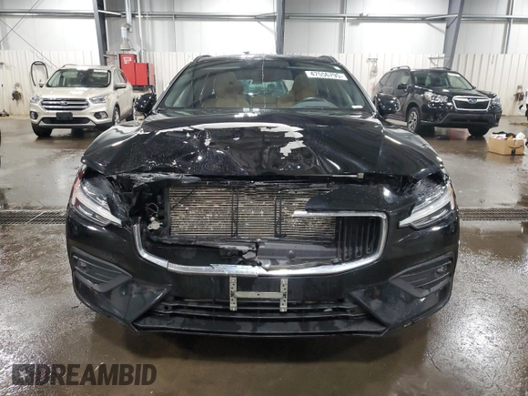 2020 Volvo V60 Momentum z VIN YV1102EK2L2361873, wystawiony jako Copart lot #47556795 z przebiegiem 55 975 mil mil oraz Szkoda całkowita • Salvage title. Historia ofert i sprzedaży dostępna na DreamBid. Obrazek 5.