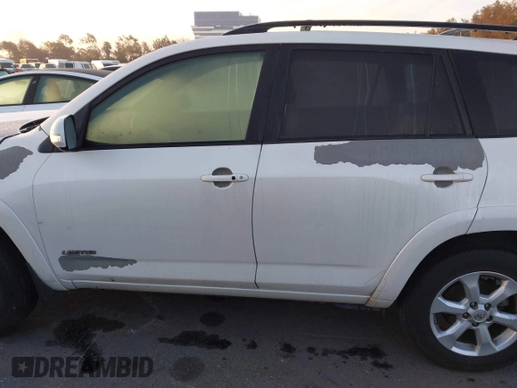 2009 Toyota RAV4 Ltd with VIN JTMBK31V195082609, listed as a IAAI auction lot 41529542 with 227,511 mi miles. Bid and sale history available at carsss.com. Image 15.