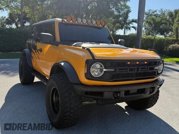 2022 Ford Bronco with VIN 1FMEE5BPXNLB91071, listed as a Copart auction lot 53192765 with 5,263 mi miles and Clean Title. Bid and sale history available at DreamBid. Image 1.