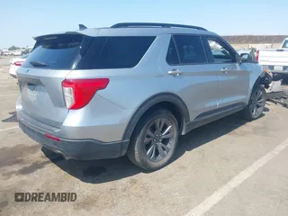 2022 Ford Explorer XLT with VIN 1FMSK7DH3NGB53736, listed as a IAAI auction lot 42417356 with 31,446 mi miles and . Bid and sale history available at DreamBid. Image 4.