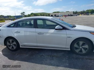 2016 Hyundai Sonata Hybrid Limited with VIN KMHE34L13GA018114, listed as a IAAI auction lot 41500062 with 43,207 mi miles. Bid and sale history available at carsss.com. Image 13.