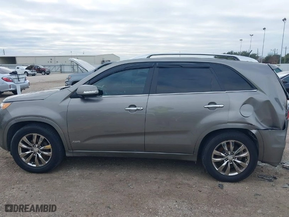 2013 Kia Sorento SX with VIN 5XYKWDA25DG395033, listed as a IAAI auction lot 41218665 with 146,591 mi miles. Bid and sale history available at carsss.com. Image 15.