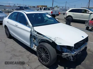 2019 Mercedes-Benz C 300 с VIN 55SWF8DB5KU322445, выставлен на аукционе IAAI как лот 42403051 с пробегом 43 465 миль миль и . История ставок и продаж доступна на DreamBid. Изображение 1.