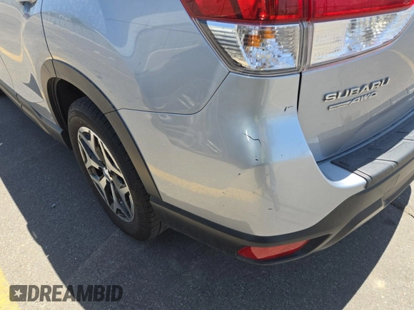 2019 Subaru Forester Premium with VIN JF2SKAGC7KH552139, listed as a IAAI auction lot 42566945 with 204,278 mi miles and . Bid and sale history available at DreamBid. Image 8.