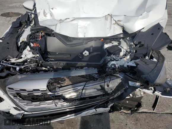 2024 Audi Q8 e-tron Premium Plus z VIN WA15AAGE5RB007032, wystawiony jako Copart lot #86919704 z przebiegiem Nie podano mil oraz Szkoda całkowita • Salvage title. Historia ofert i sprzedaży dostępna na DreamBid. Obrazek 12.