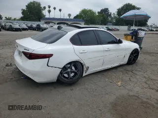 2019 Alfa Romeo Giulia Ti Sport с VIN ZARFAMBN6K7605647, выставлен на аукционе Copart как лот 54258525 с пробегом 97 036 миль миль и Списание • Salvage title. История ставок и продаж доступна на DreamBid. Изображение 3.
