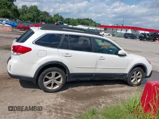 2014 Subaru Outback Limited with VIN 4S4BRBLC2E3309969, listed as a IAAI auction lot 42782324 with 187,771 mi miles and . Bid and sale history available at DreamBid. Image 13.