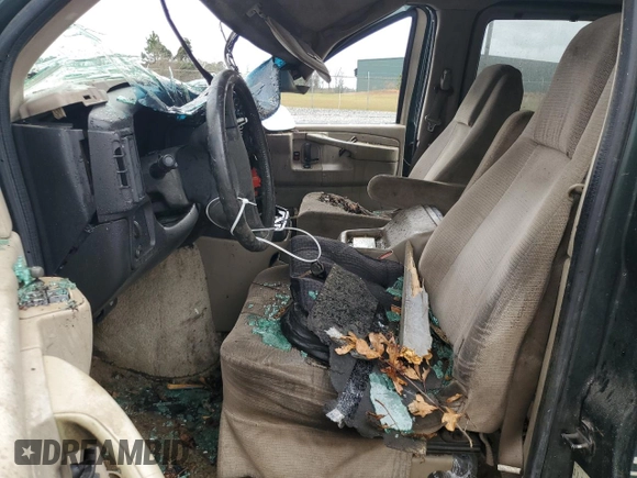 2003 GMC Savana Commercial C6Y with VIN 1GDFG15T731207204, listed as a Copart auction lot 45382135 with 159,886 mi miles and Salvage Title. Bid and sale history available at carsss.com. Image 7.