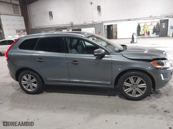 2017 Volvo XC60 Inscription with VIN YV440MRU1H2017062, listed as a IAAI auction lot 41723799 with 110,954 mi miles. Bid and sale history available at carsss.com. Image 13.