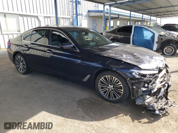 2018 BMW 5 Series 530i z VIN WBAJA5C50JG898675, wystawiony jako Copart lot #51188145 z przebiegiem Nie podano mil oraz Szkody całkowita. Historia ofert i sprzedaży dostępna na DreamBid. Obrazek 4.